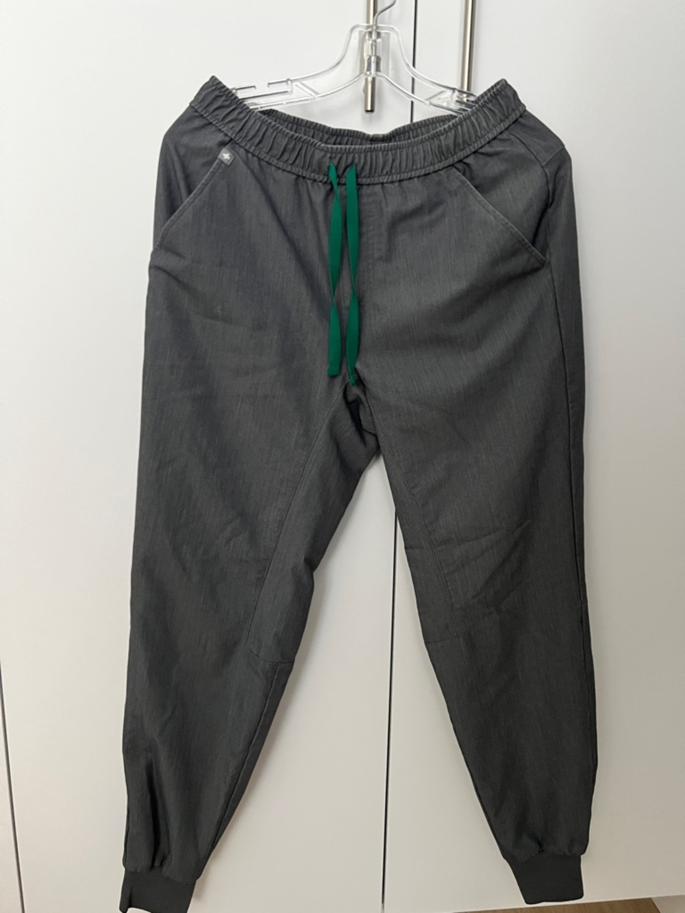 Figs Men's Charcoal Tansen Jogger Scrub Pants